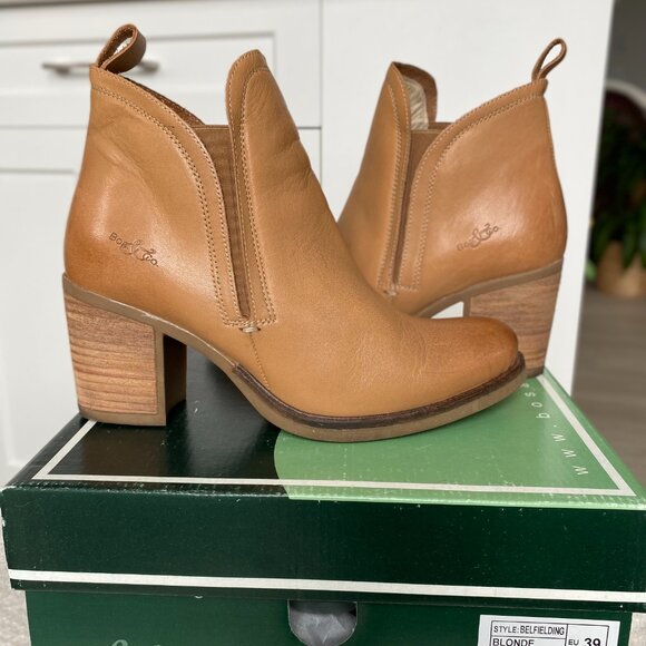 Belfield Blonde Lather Waterproof Boots - Picture 2 of 9